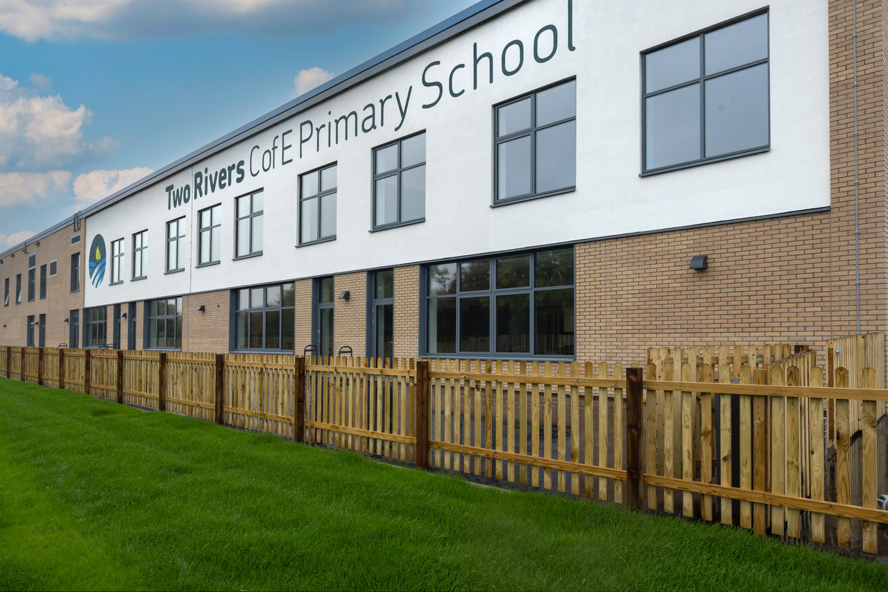 Children and staff move into new Keynsham school | The Week In